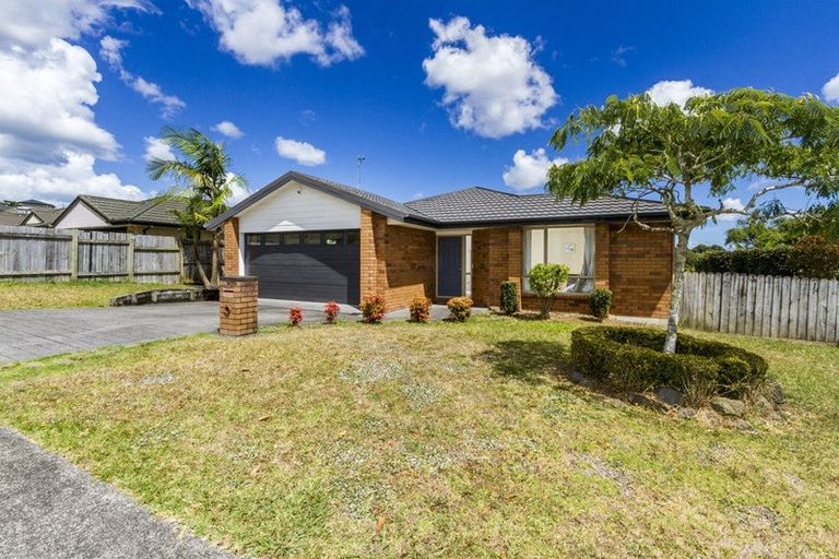 Photo of property in 5 Sunvista Avenue, Oteha, Auckland, 0632