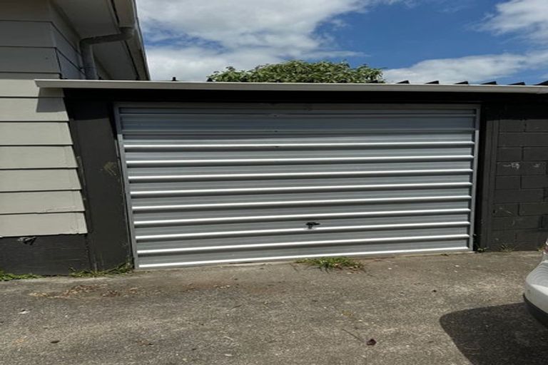 Photo of property in 1/42 Moncrieff Avenue, Clendon Park, Auckland, 2103