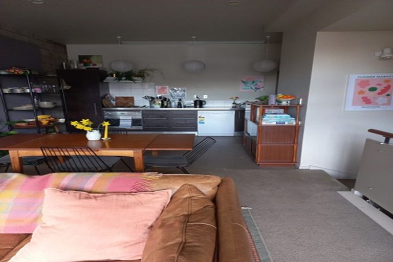 Photo of property in Mondrian Townhouses, 2/24 Hanson Street, Mount Cook, Wellington, 6021