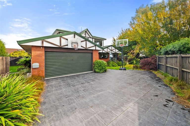 Photo of property in 10a Geraldo Place, Russley, Christchurch, 8042
