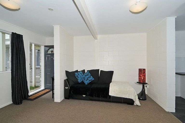 Photo of property in 3/19 Pirie Crescent, Moera, Lower Hutt, 5010