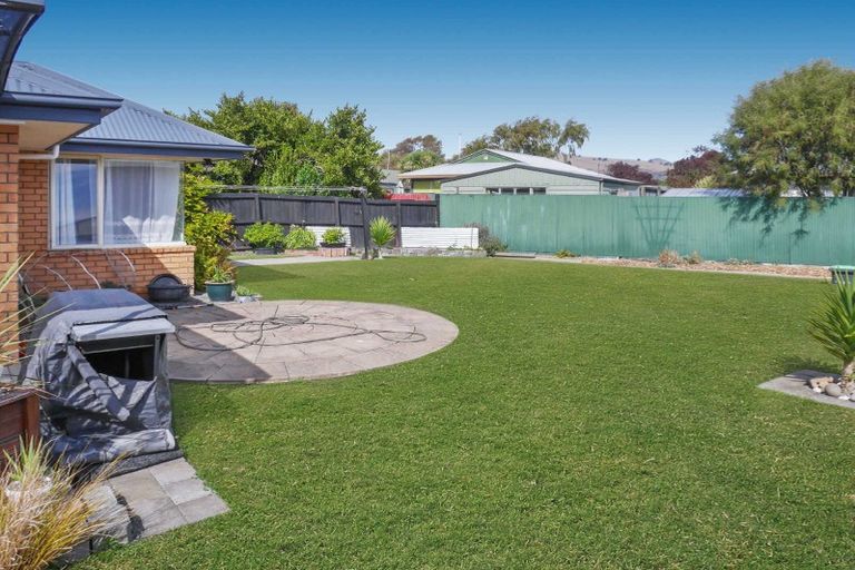 Photo of property in 22 Thistledown Place, Woolston, Christchurch, 8062