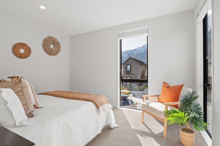 Photo of property in 39 Mulholland Drive, Jacks Point, 9371