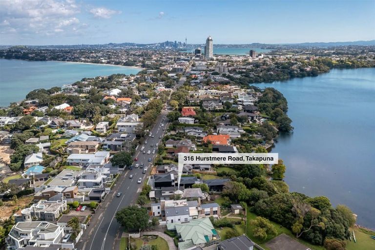 Photo of property in 316 Hurstmere Road, Takapuna, Auckland, 0622