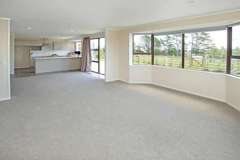 Photo of property in 1400 Kaipara Coast Highway, Kaukapakapa, 0984