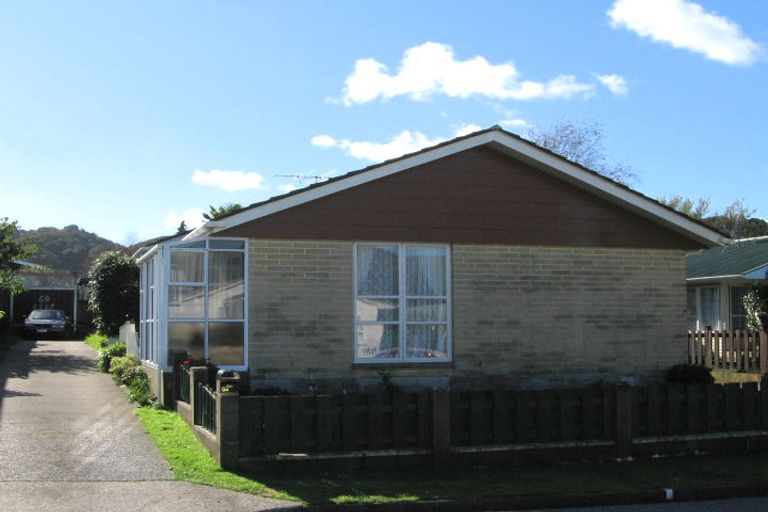 Photo of property in 6a Kumeroa Grove, Wainuiomata, Lower Hutt, 5014