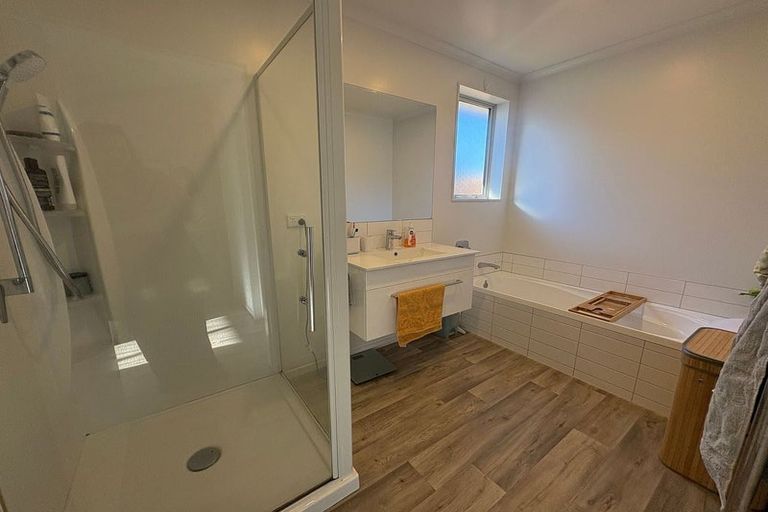 Photo of property in 5 George West Square West, Wigram, Christchurch, 8025