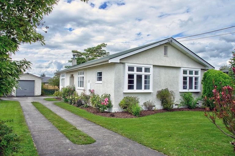 Photo of property in 6 Lansdowne Crescent, Lansdowne, Masterton, 5810