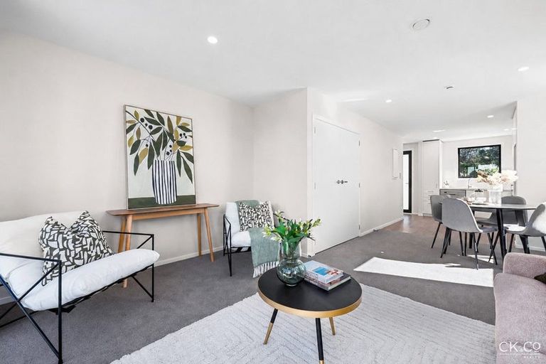 Photo of property in 10/130 Cambridge Terrace, Fairfield, Lower Hutt, 5011