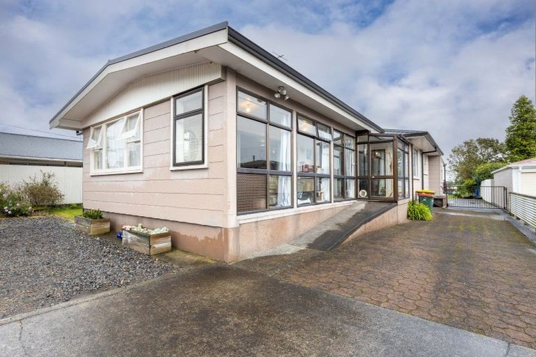 Photo of property in 446 Carrington Street, Upper Vogeltown, New Plymouth, 4310