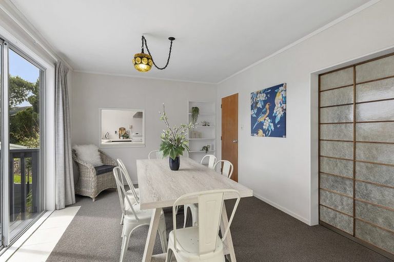 Photo of property in 15 Fyvie Avenue, Tawa, Wellington, 5028