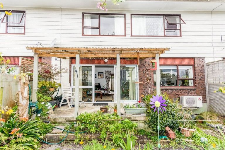 Photo of property in 3/8 Mayville Avenue, New Lynn, Auckland, 0600