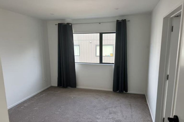 Photo of property in 62c Triangle Road, Massey, Auckland, 0614