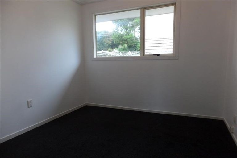 Photo of property in 2/185a Royal Road, Massey, Auckland, 0614