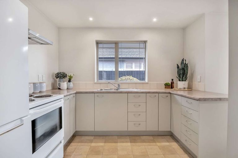 Photo of property in 1/117 Yaldhurst Road, Sockburn, Christchurch, 8042