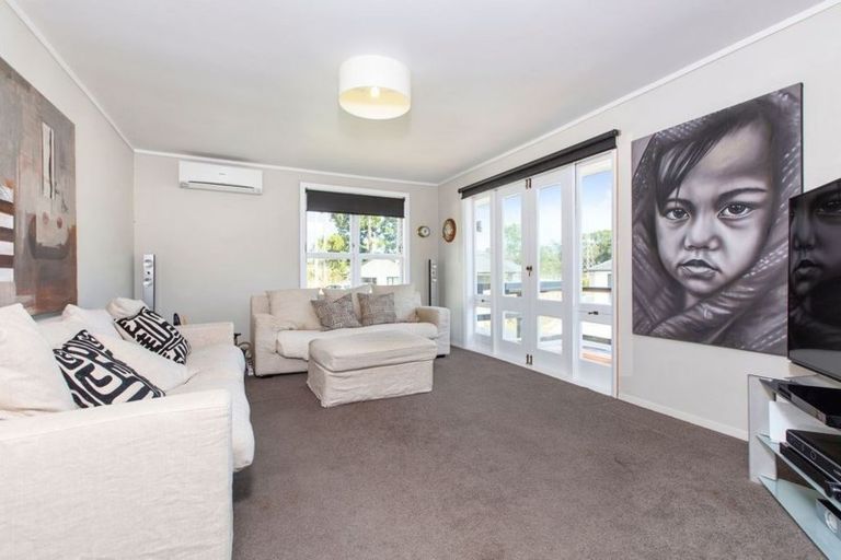 Photo of property in 11 Te Roera Place, Riverhead, 0820