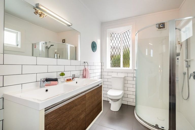 Photo of property in 1/38a Norwood Road, Bayswater, Auckland, 0622