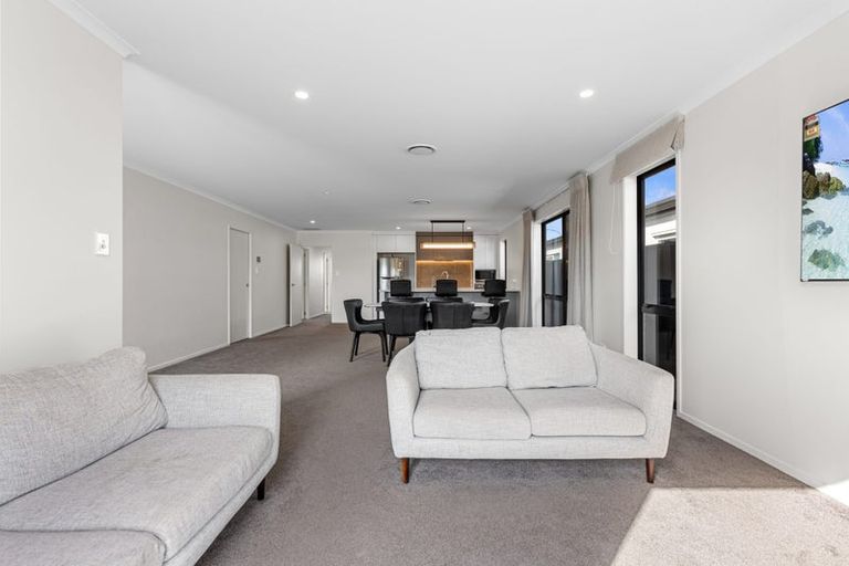 Photo of property in 26 Empire Crescent, Papamoa, 3118