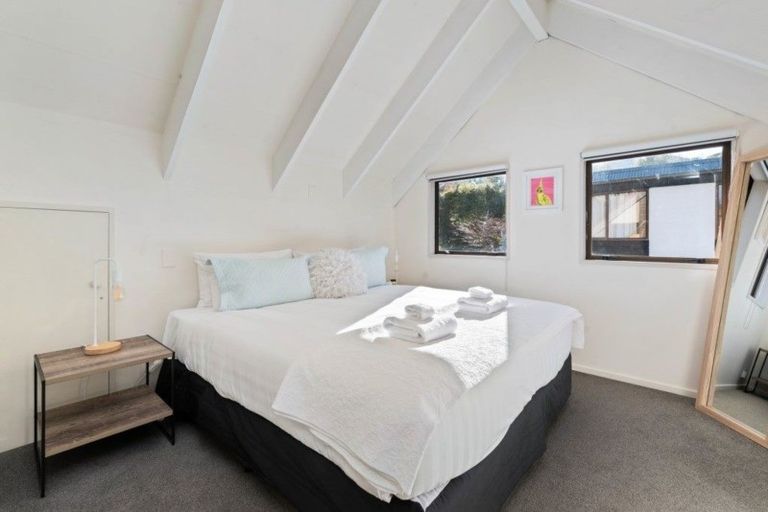 Photo of property in 25d Williams Street, Sunshine Bay, Queenstown, 9300