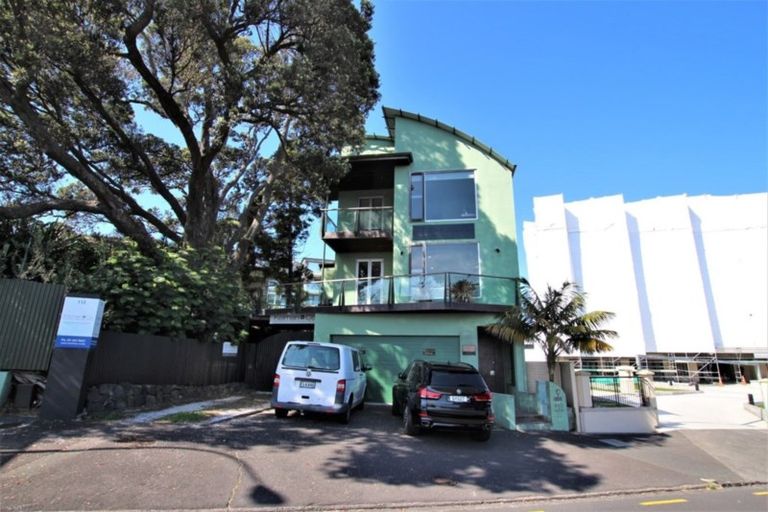 Photo of property in 112 Gladstone Road, Parnell, Auckland, 1052