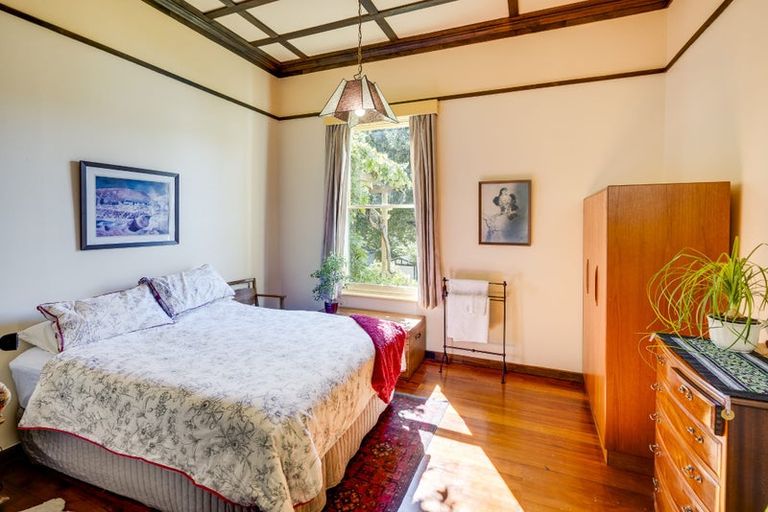 Photo of property in 19 Cameron Road, Bluff Hill, Napier, 4110