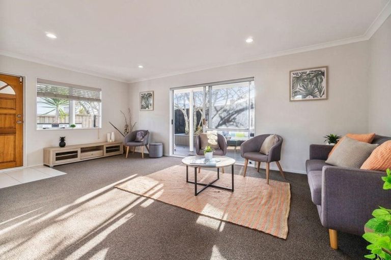 Photo of property in 1/3 Helga Crescent, Te Atatu Peninsula, Auckland, 0610
