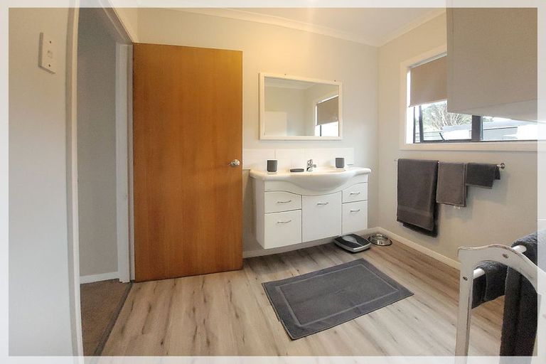 Photo of property in 9 Nuku Street, Tangimoana, 4822