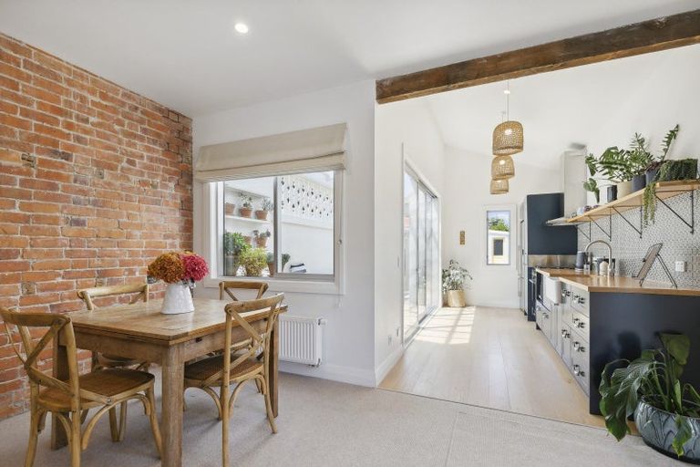 Photo of property in 201 Onepu Road, Lyall Bay, Wellington, 6022