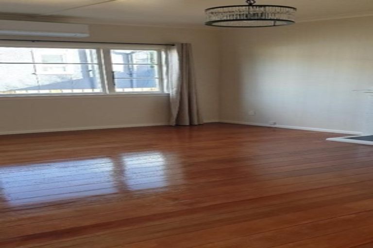 Photo of property in 12 Leicester Street, Patea, 4520