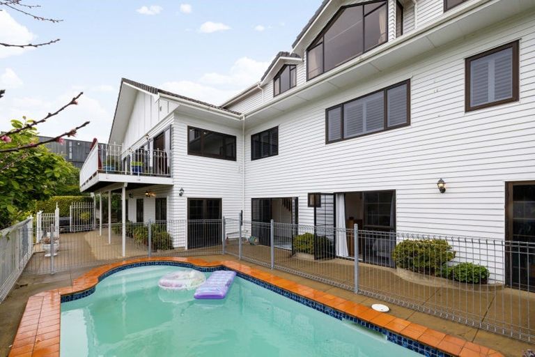 Photo of property in 150 Lake Crescent, Hamilton Lake, Hamilton, 3204