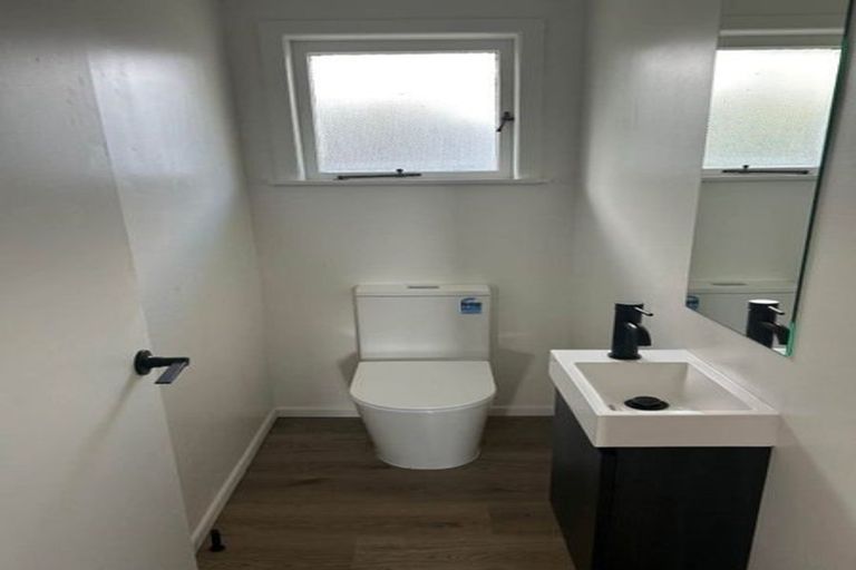 Photo of property in 9 Awaroa Road, Helensville, 0800