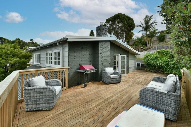 Photo of property in 6 Maori Hut Road, Red Beach, 0932