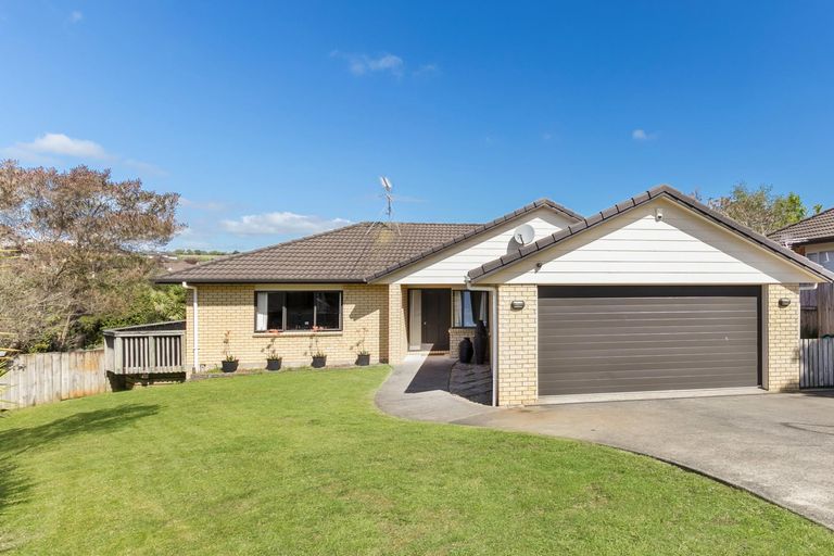 Photo of property in 12 Arthur Carwen Place, Pukekohe, 2120