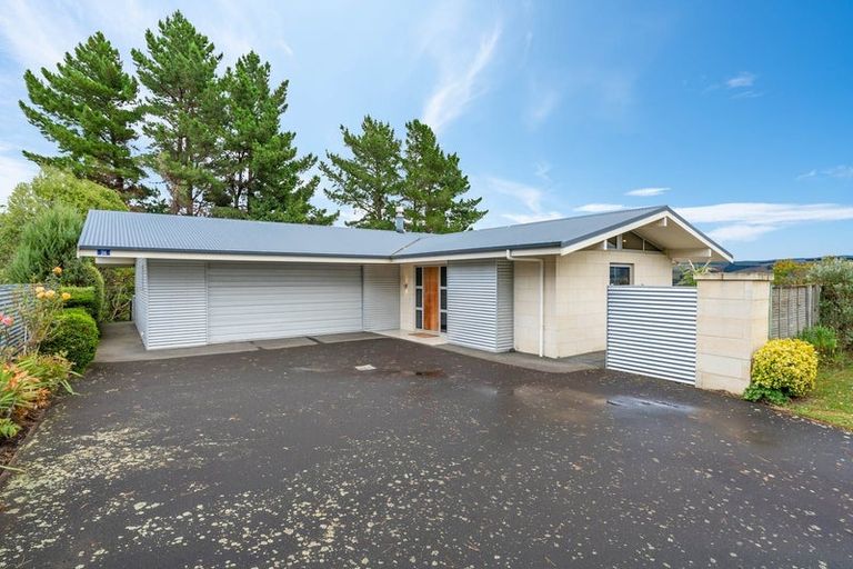 Photo of property in 28 Nore Street, Waihola, Milton, 9073