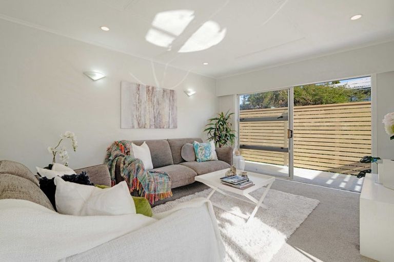 Photo of property in 1/66 Coronation Road, Hillcrest, Auckland, 0627