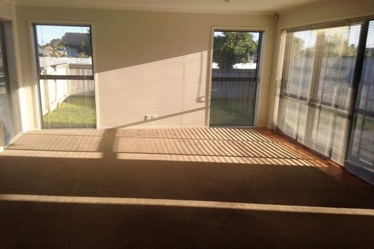 Photo of property in 63 Pyle Road West, One Tree Point, 0118