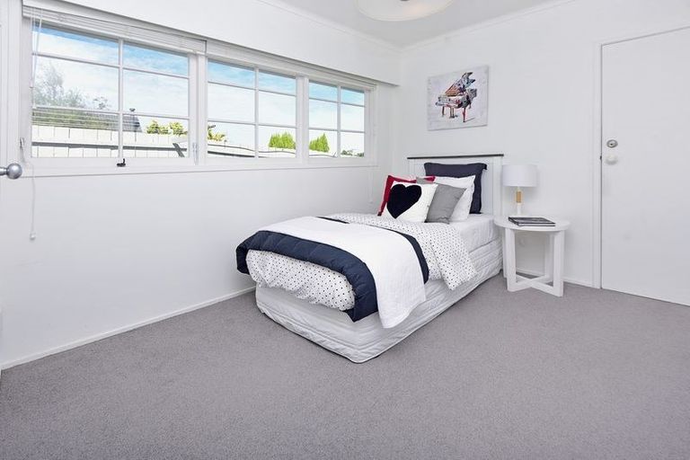 Photo of property in 33 Stanniland Street, Sunnyhills, Auckland, 2010