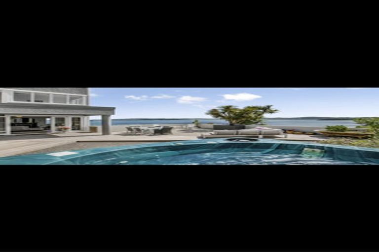 Photo of property in 58 Ferry Road, Days Bay, Lower Hutt, 5013