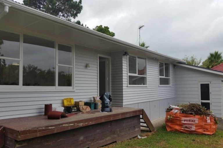 Photo of property in 1/22 Woodstock Road, Forrest Hill, Auckland, 0620