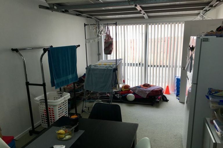 Photo of property in 15 Ballyward Close, East Tamaki, Auckland, 2013