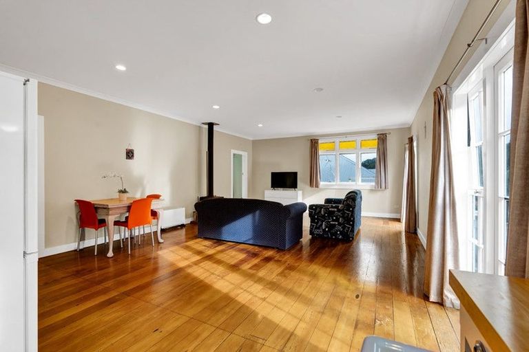 Photo of property in 11 Sycamore Grove, Lower Vogeltown, New Plymouth, 4310