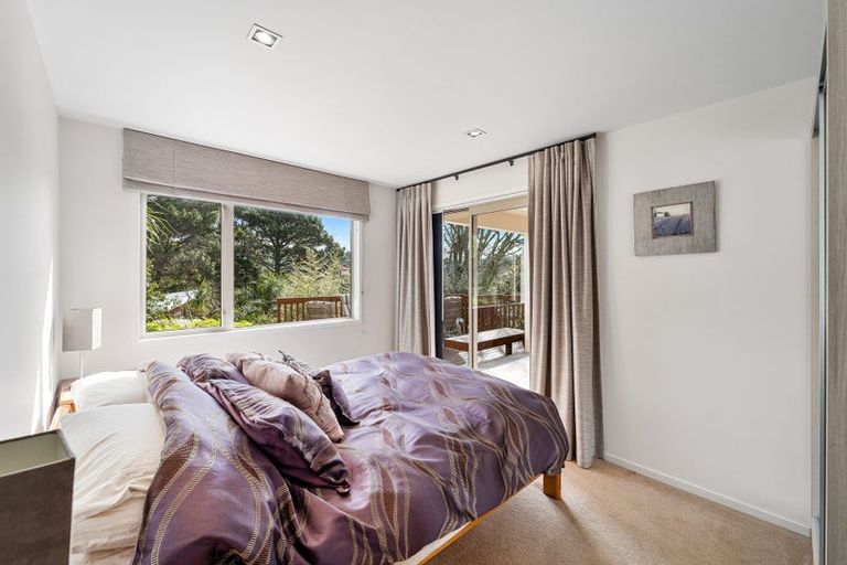 Photo of property in 19 Robin Lane, Browns Bay, Auckland, 0630