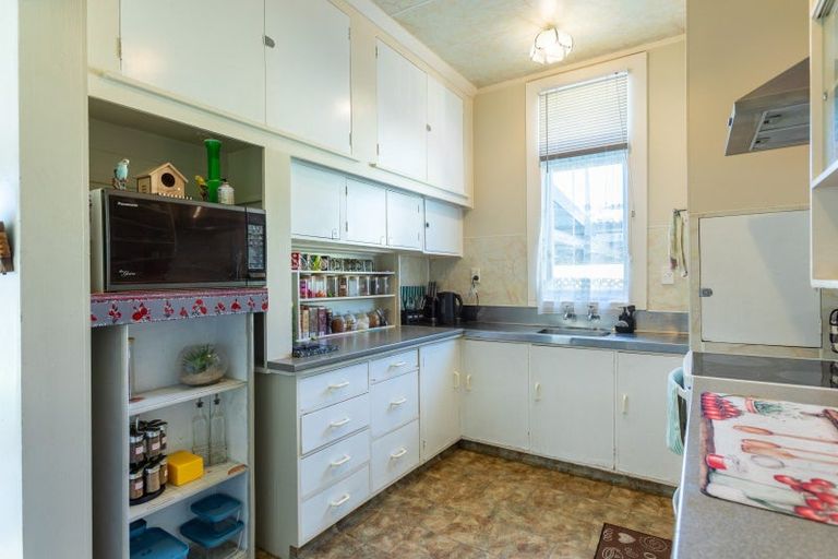 Photo of property in 69 Gordon Street, Dannevirke, 4930