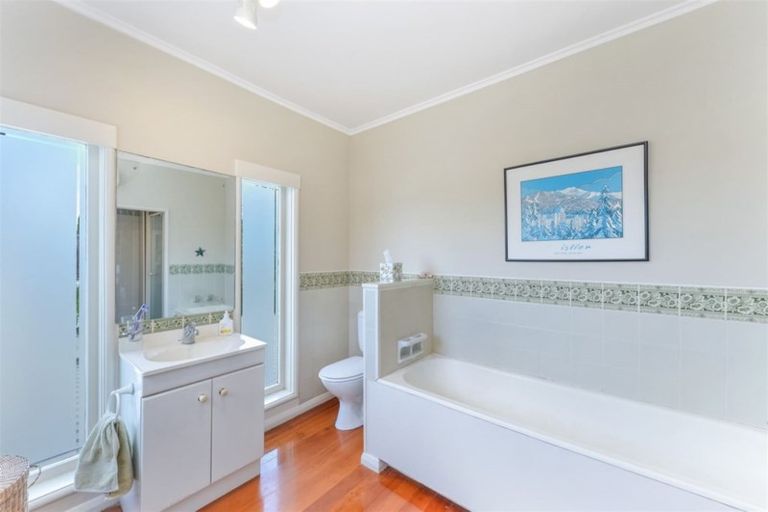 Photo of property in 131 Lake Crescent, Hamilton Lake, Hamilton, 3204