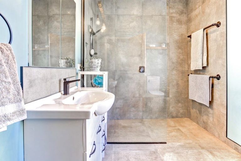 Photo of property in 6 Parkes Avenue, Saint Johns Hill, Whanganui, 4501