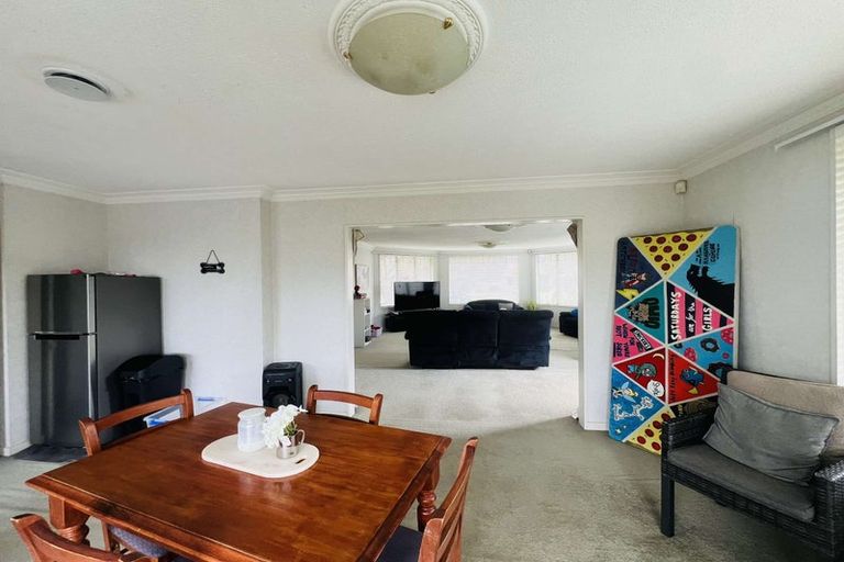 Photo of property in 30 Caroline Crescent, Highbury, Palmerston North, 4412
