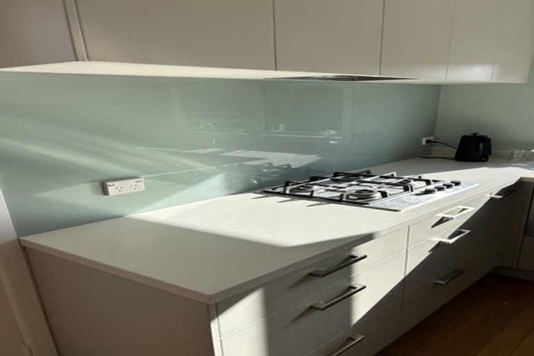 Photo of property in 1/5 Arran Road, Browns Bay, Auckland, 0630