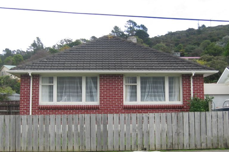 Photo of property in 1 Bird Grove, Stokes Valley, Lower Hutt, 5019