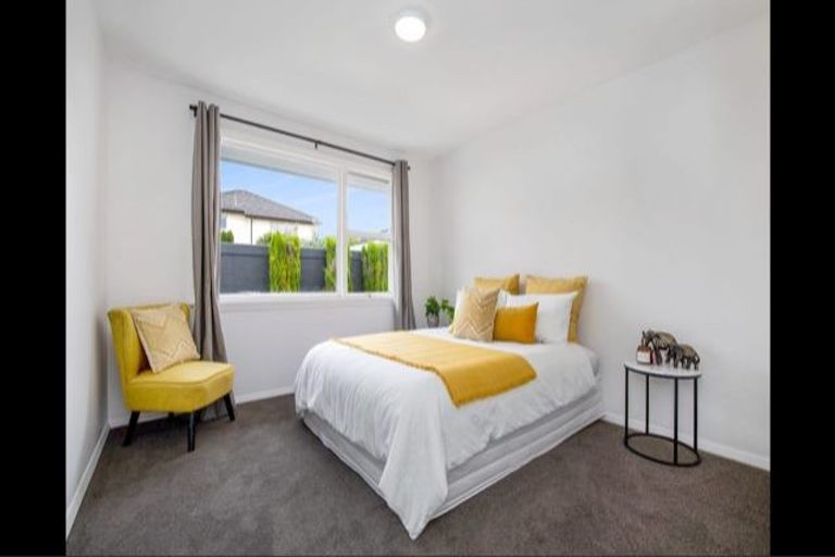 Photo of property in 2/111 Aikmans Road, Merivale, Christchurch, 8014