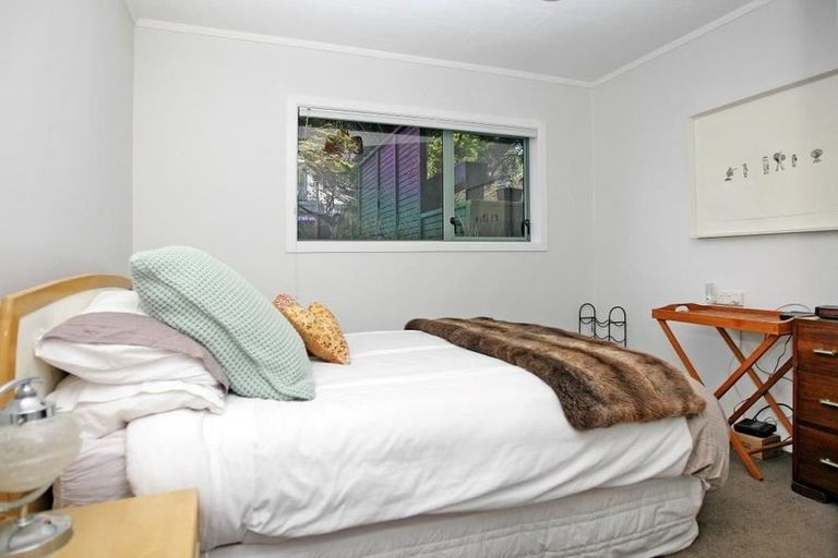 Photo of property in 11 Southern Cross Crescent, Island Bay, Wellington, 6023